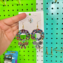 Load image into Gallery viewer, Wreath &amp; Bow Earrings
